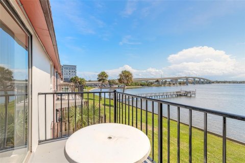 Condo in Daytona Beach, Florida, 3 bedrooms  № 2097810 - photo 11