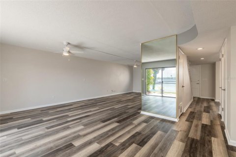 Condo in Daytona Beach, Florida, 3 bedrooms  № 2097810 - photo 9
