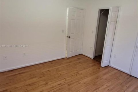 Купить кондоминиум в Хайалиа, Флорида 3 спальни, 91.69м2, № 1989486 - фото 6