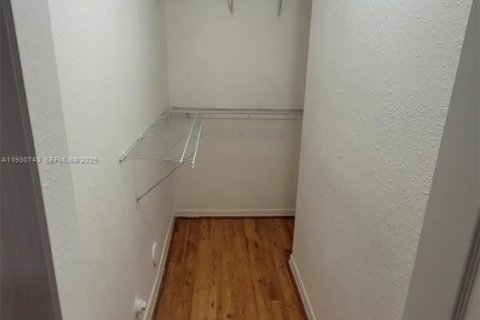 Купить кондоминиум в Хайалиа, Флорида 3 спальни, 91.69м2, № 1989486 - фото 19