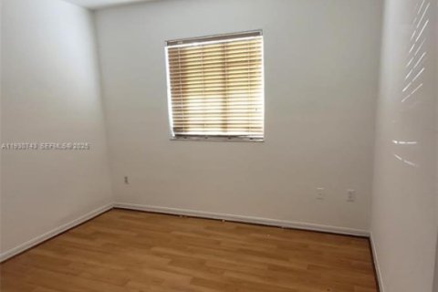 Купить кондоминиум в Хайалиа, Флорида 3 спальни, 91.69м2, № 1989486 - фото 15