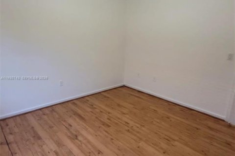 Купить кондоминиум в Хайалиа, Флорида 3 спальни, 91.69м2, № 1989486 - фото 8