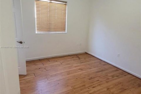 Купить кондоминиум в Хайалиа, Флорида 3 спальни, 91.69м2, № 1989486 - фото 18