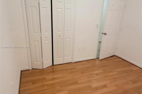 Купить кондоминиум в Хайалиа, Флорида 3 спальни, 91.69м2, № 1989486 - фото 9