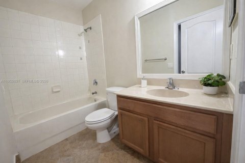 Townhouse in Miami Gardens, Florida 3 bedrooms, 128.02 sq.m. № 2025552 - photo 6