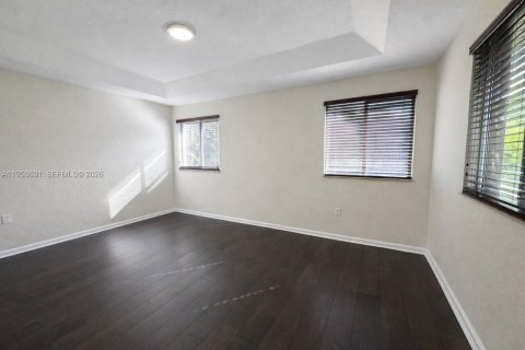 Townhouse in Miami Gardens, Florida 3 bedrooms, 128.02 sq.m. № 2025552 - photo 7