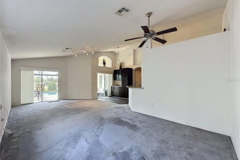 Villa ou maison à vendre à Haines City, Floride: 4 chambres, 143.26 m2 № 2360567 - photo 13