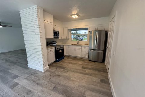Villa ou maison à louer à Venice, Floride: 2 chambres, 92.62 m2 № 1901516 - photo 5