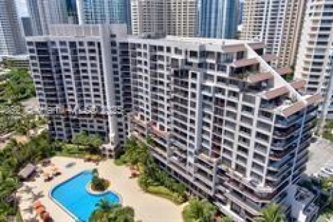 Купить кондоминиум в Майами, Флорида 1 спальня, 72.46м2, № 1945875 - фото 17