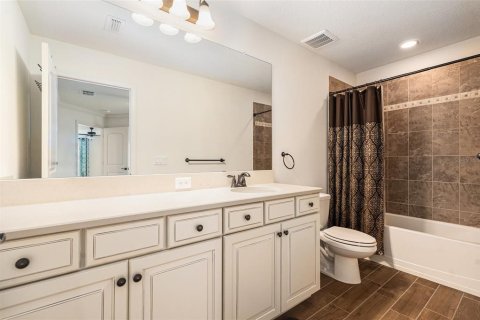 House in Lutz, Florida 5 bedrooms, 328.04 sq.m. № 1803432 - photo 26