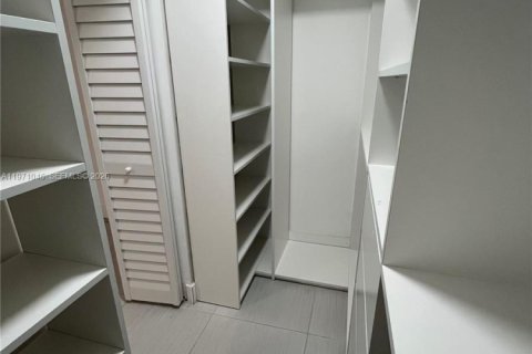 Condominio en alquiler en North Miami, Florida, 2 dormitorios, 118.08 m2 № 2033144 - foto 16