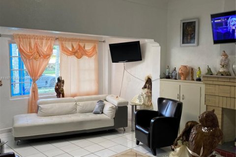 Villa ou maison à vendre à Miami, Floride: 3 chambres, 122.35 m2 № 1923676 - photo 7