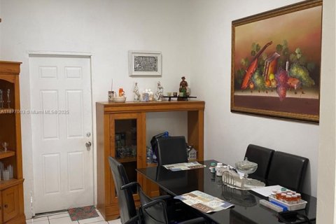 Villa ou maison à vendre à Miami, Floride: 3 chambres, 122.35 m2 № 1923676 - photo 11