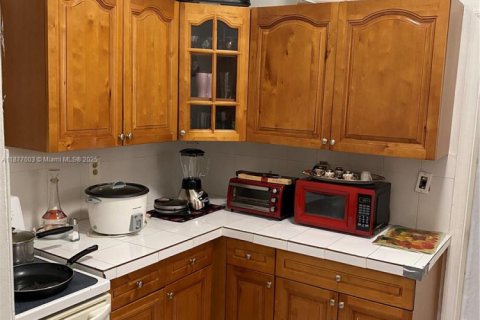 Villa ou maison à vendre à Miami, Floride: 3 chambres, 122.35 m2 № 1923676 - photo 14