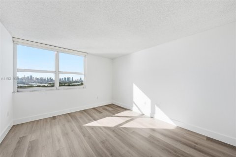 Купить кондоминиум в Майами-Бич, Флорида 2 спальни, 100.15м2, № 1984589 - фото 29