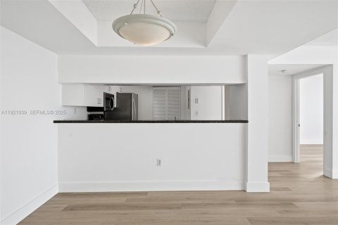 Купить кондоминиум в Майами-Бич, Флорида 2 спальни, 100.15м2, № 1984589 - фото 18