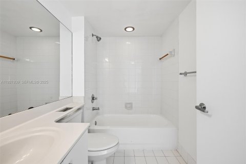 Купить кондоминиум в Майами-Бич, Флорида 2 спальни, 100.15м2, № 1984589 - фото 11