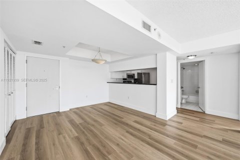 Купить кондоминиум в Майами-Бич, Флорида 2 спальни, 100.15м2, № 1984589 - фото 13