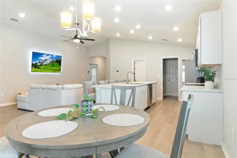 Casa en alquiler en Auburndale, Florida, 4 dormitorios, 159.33 m2 № 1911492 - foto 3