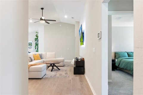 Casa en alquiler en Auburndale, Florida, 4 dormitorios, 159.33 m2 № 1911492 - foto 13