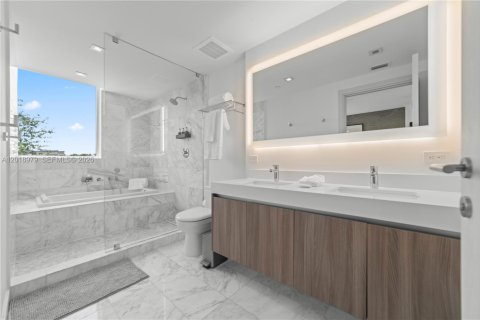 Condo in Fort Lauderdale, Florida, 2 bedrooms  № 2083781 - photo 12