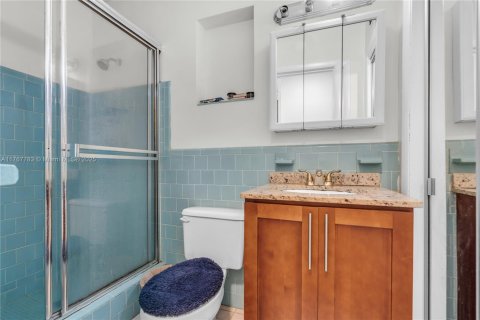 House in Hollywood, Florida 3 bedrooms, 171.68 sq.m. № 1714085 - photo 13
