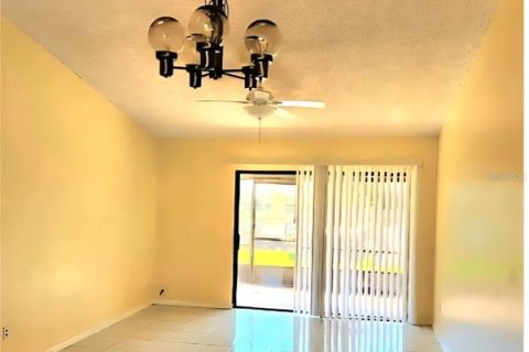 Condo in Kissimmee, Florida, 2 bedrooms  № 2394219 - photo 6