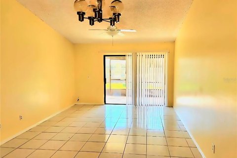 Condo in Kissimmee, Florida, 2 bedrooms  № 2394219 - photo 5