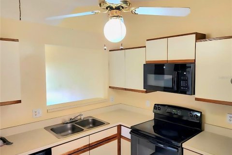 Condo in Kissimmee, Florida, 2 bedrooms  № 2394219 - photo 10
