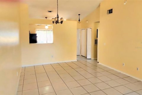 Condo in Kissimmee, Florida, 2 bedrooms  № 2394219 - photo 8