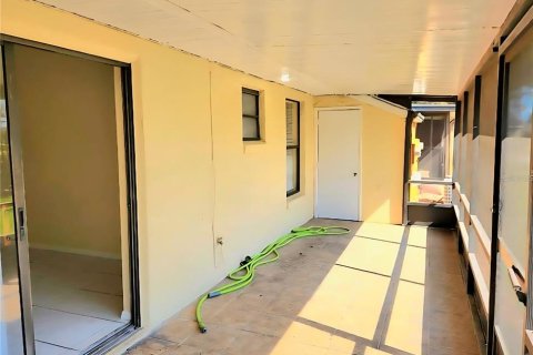 Condo in Kissimmee, Florida, 2 bedrooms  № 2394219 - photo 20