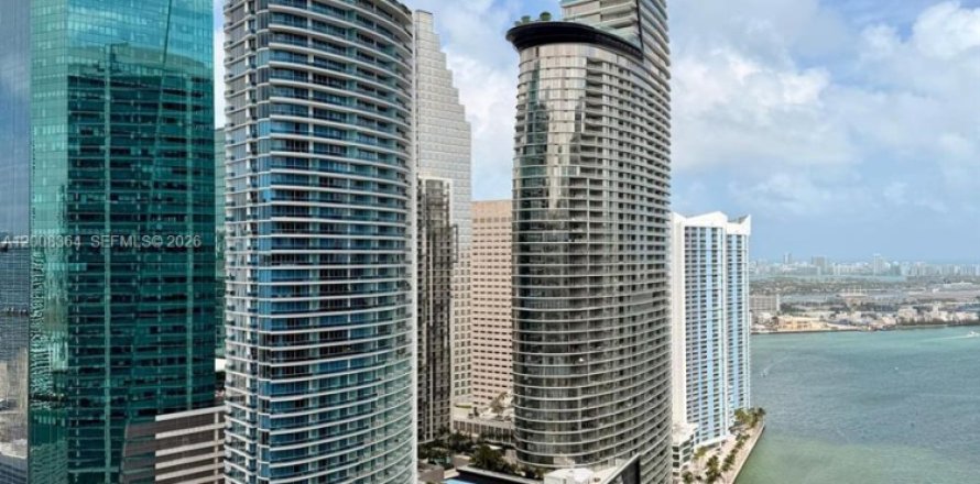 Condo in Miami, Florida, 2 bedrooms  № 2073476