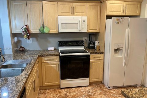 Condo in Davie, Florida, 2 bedrooms  № 1930547 - photo 8