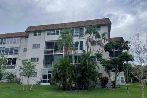 Condo in Davie, Florida, 2 bedrooms  № 1930547 - photo 1