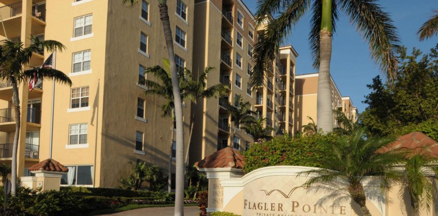 Condominio en West Palm Beach, Florida, 2 dormitorios № 1185319