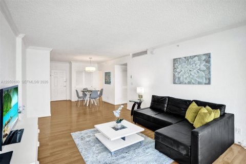 Condo in Hollywood, Florida, 1 bedroom № 2180933 - photo 7