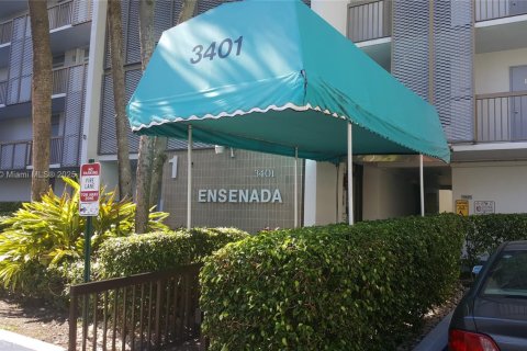 Купить кондоминиум в Авентура, Флорида 1 спальня, 92.34м2, № 2013370 - фото 15