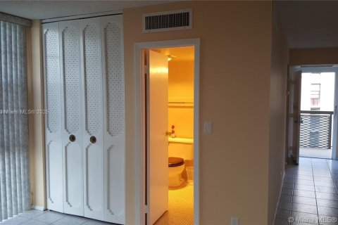 Купить кондоминиум в Авентура, Флорида 1 спальня, 92.34м2, № 2013370 - фото 5