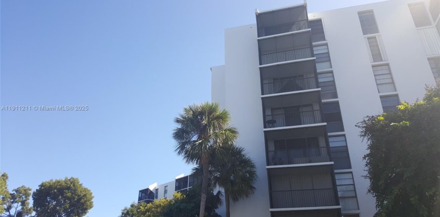 Кондоминиум с 1 спальней в Авентура, Флорида № 2013370