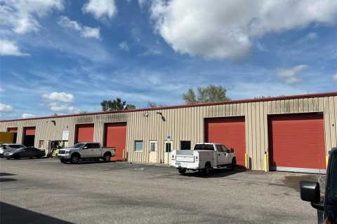 Immobilier commercial à louer à Tampa, Floride: 3344.48 m2 № 1376983 - photo 5