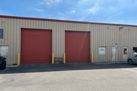 Immobilier commercial à louer à Tampa, Floride: 3344.48 m2 № 1376983 - photo 7