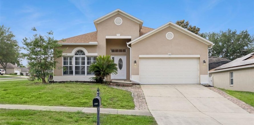 House in Clermont, Florida 4 bedrooms, 183.2 sq.m. № 2166067