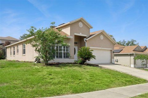 House in Clermont, Florida 4 bedrooms, 183.2 sq.m. № 2166067 - photo 2