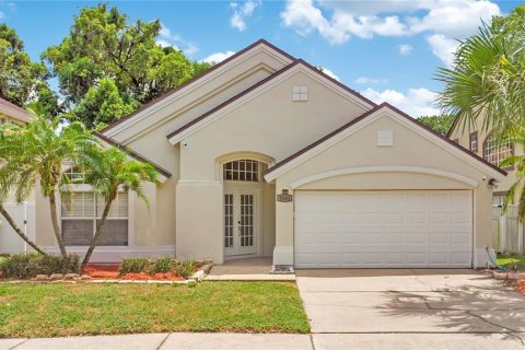 House in Orlando, Florida 4 bedrooms, 171.96 sq.m. № 2310138