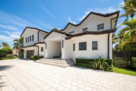 House in Hallandale Beach, Florida 6 bedrooms, 552.68 sq.m. № 1855262 - photo 20