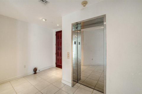 Copropriété à vendre à Longboat Key, Floride: 3 chambres, 331.1 m2 № 1636902 - photo 8