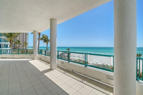 Copropriété à vendre à Longboat Key, Floride: 3 chambres, 331.1 m2 № 1636902 - photo 12
