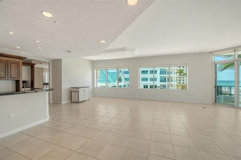 Copropriété à vendre à Longboat Key, Floride: 3 chambres, 331.1 m2 № 1636902 - photo 10