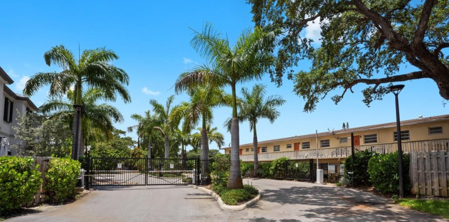 Townhouse in Fort Lauderdale, Florida 3 bedrooms, 150.69 sq.m. № 1216211