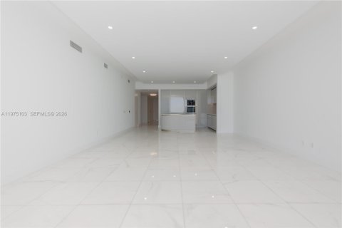 Copropriété à vendre à Sunny Isles Beach, Floride: 3 chambres, 229.28 m2 № 2041952 - photo 17